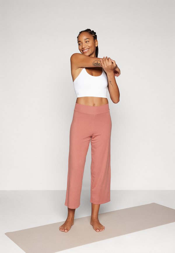 RAVANA FLOWY PANTS - Tracksuit bottoms - cedar3