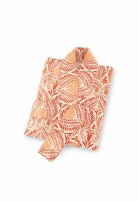 Mustered Wickelkleid mit floralem Design in Orange-, Rot- und Cremetönen, mit weicher Textur und einem kragenlosen Ausschnitt.