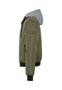 Olivgrüne Bomberjacke mit grauem Kapuzenfutter. Verfügt über gerippte Bündchen und Saum, Reißverschluss und seitliche Taschen. Markenlogo auf der Brust.