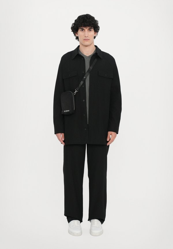 STRAIGHT LEG - Trousers2