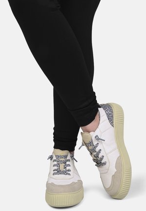 SNEAKER OAKLI - Sneaker low - weiß/beige