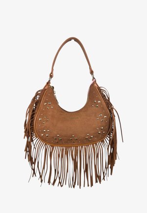 Borsa a mezzaluna in camoscio marrone con frange lunghe, borchie dorate e una tracolla singola.