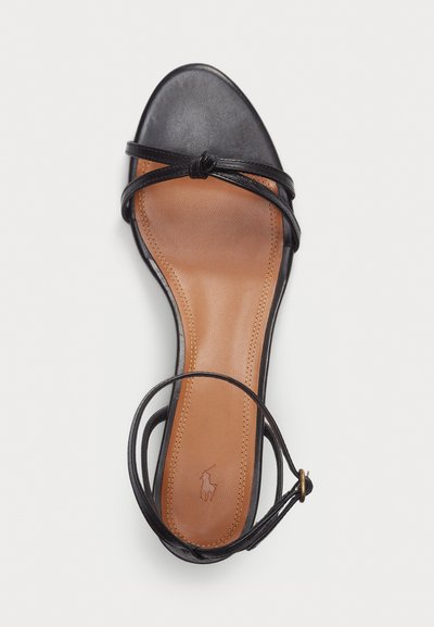 Polo Ralph Lauren LEATHER KITTEN-HEEL SANDAL - Saltos clássicos - black