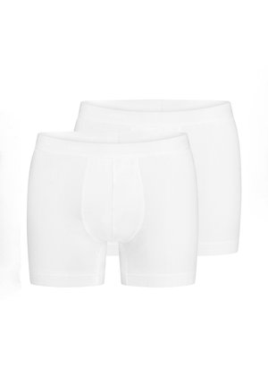 Zwei schlichte weiße Herrenboxershorts, vorne und hinten gezeigt, mit elastischem Bund und ohne sichtbare Muster oder Logos.