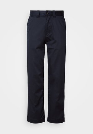 Temno modri hlače iz gladkega materiala, s straight leg krojem, zankami za pas, gumbom za zapiranje in sprednjimi žepi.