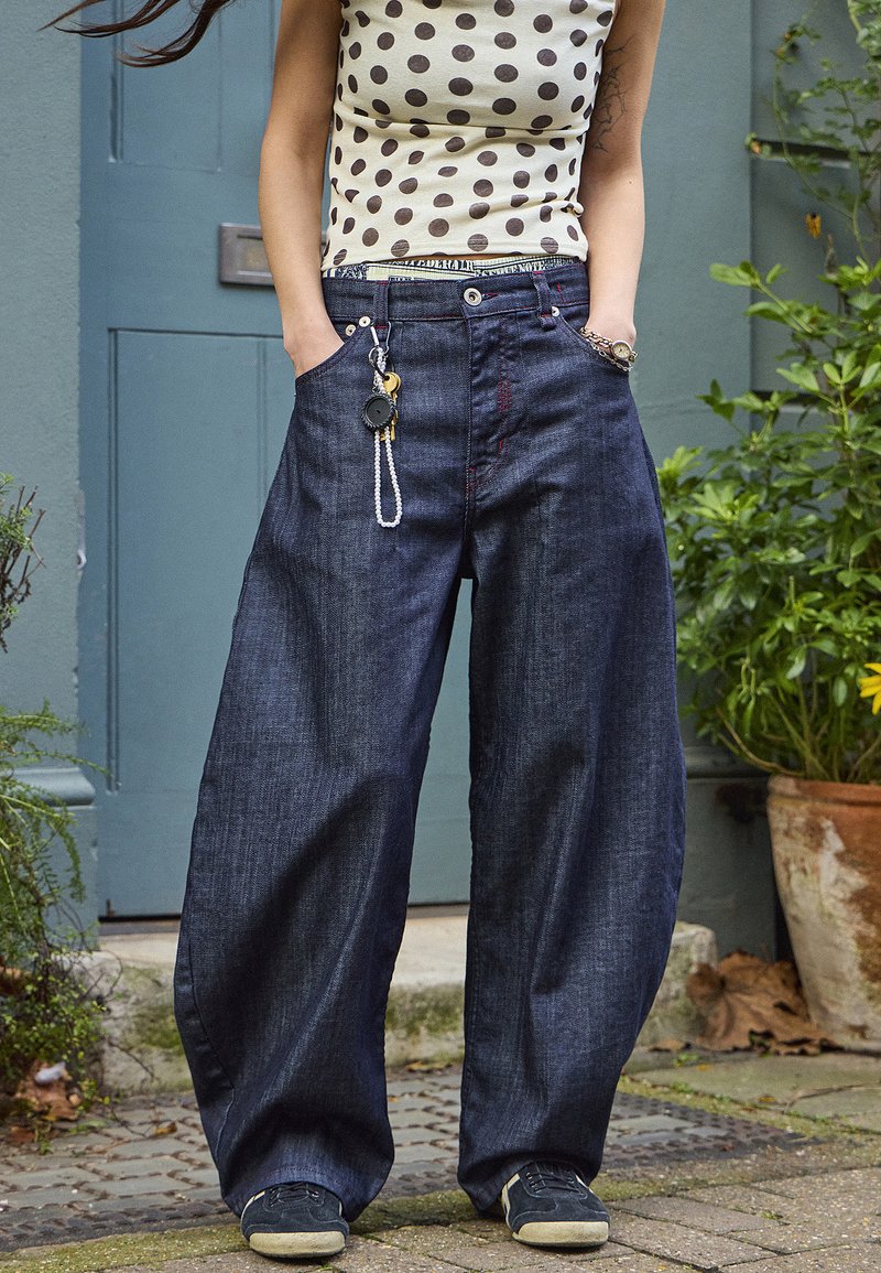 BDG Urban Outfitters RIYA - Jeans relaxed fit - rinse