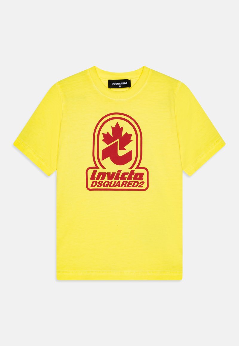 Gul bomull t-skjorte med rund hals som har et rødt grafisk logo som inkluderer et lønnblad og teksten "invicta DSQUARED2."