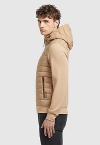 khujo BOLT MATT - Lengva striukė - beige