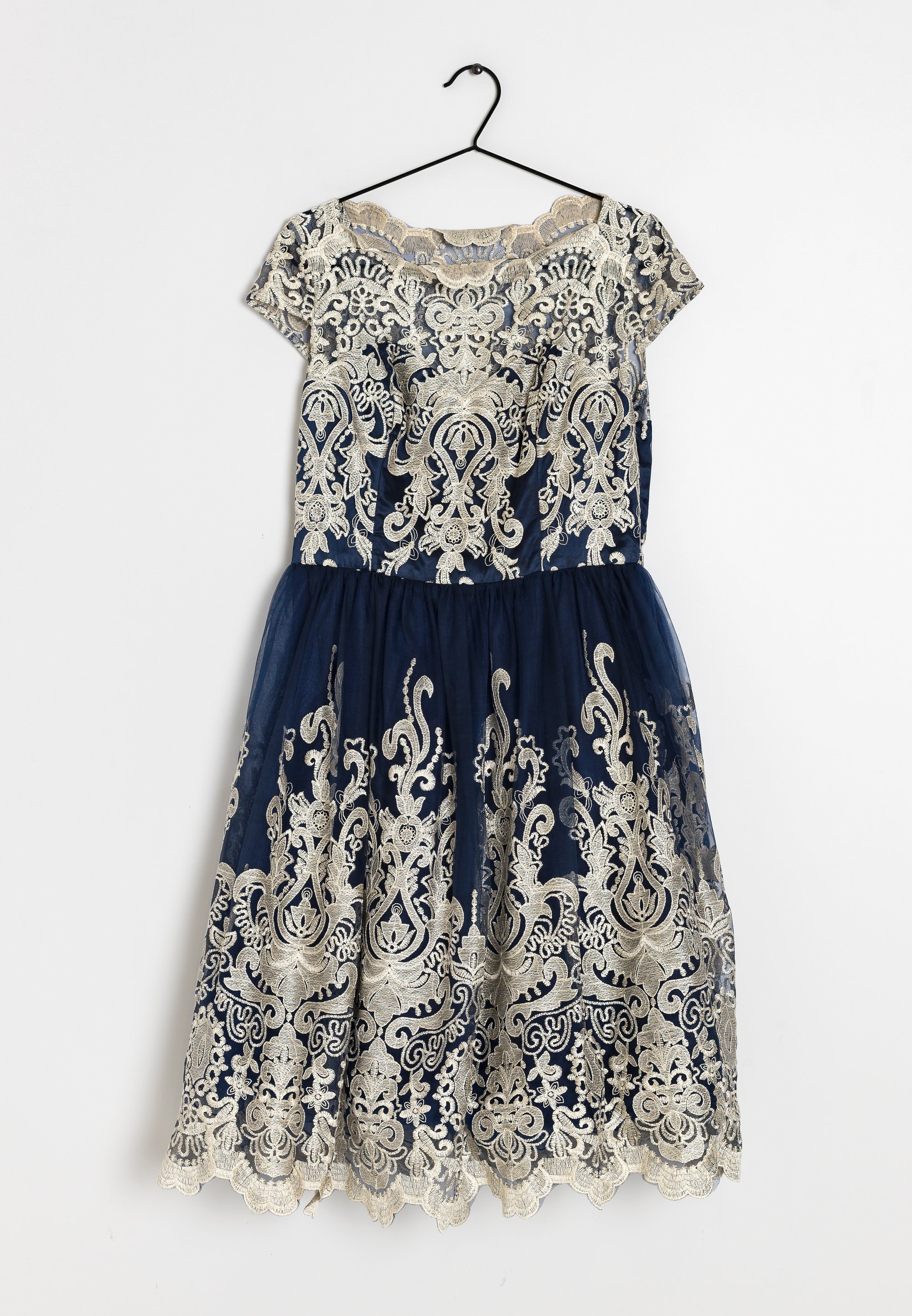 chi chi london blue and gold dress Chi Chi London Metallic Lace Dress – CHIC Kuwait Luxury Outlet main image 1