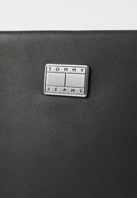 Tommy Jeans AMERICAN COOL MEDIUM TOTE - Handbag - black