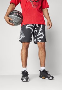 New Era MLB CHICAGO WHITE SOX LARGE LOGO SHORT - Pantaloncini sportivi - black