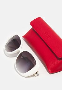 Guess Lunettes de soleil - white