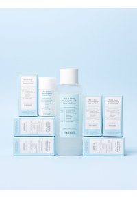 Meisani RICE AND SHINE HYALURONIC ACID ESSENCE TONER - Ansiktstoner