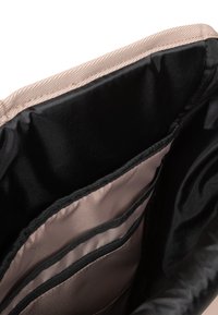 Eastpak YARIN - Ryggsäck - matte sand