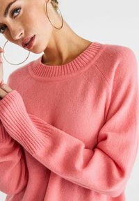 Next CREW NECK - Pulover - coral pink
