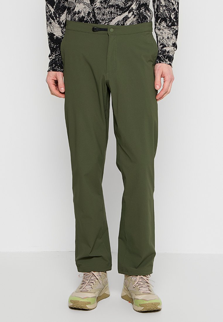 Pantalones montañeros largos