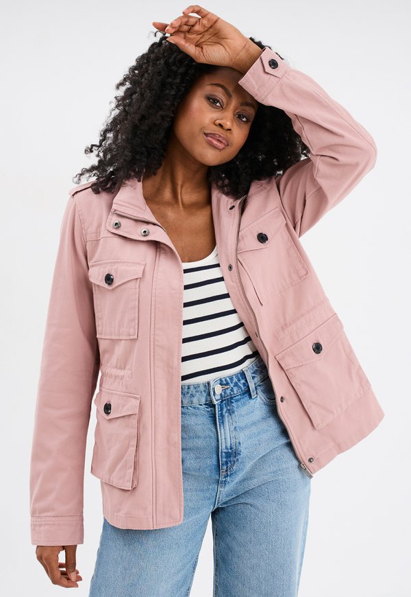 AMERICAN INSPIRATION FASHION COOL EASY JACKE MIT KNÖPFBAREN PATTENTASCHEN  - Leichte Jacke - vieux rose