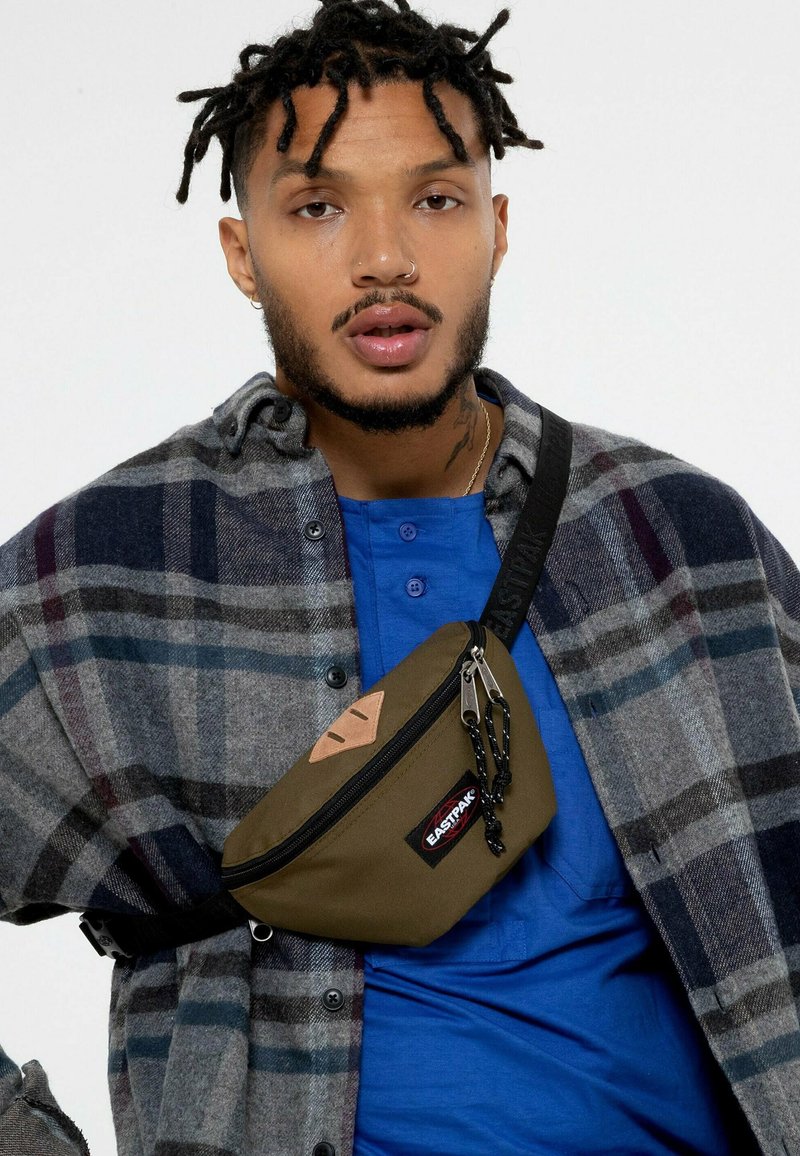 Eastpak SPRINGER - Marsupio - green
