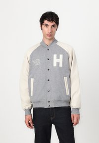 Tommy Hilfiger MIX MEDIA VARSITY UNISEX - Chaquetas bomber - grey