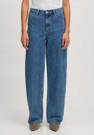 Lichtblauwe wijdvallende jeans van denim, met een hoge taille, vijf zakken en een knoop-ritssluiting. Soepele textuur.