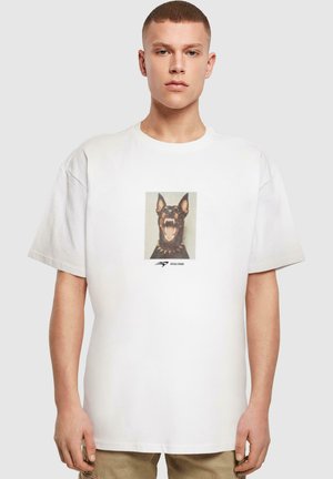 Upscale by Mister Tee T-shirts print - white