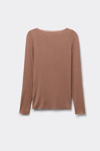 Langärmeliges, weiches braunes Rundhalsshirt aus leichtem Stoff, flach liegend auf hellem Hintergrund dargestellt.