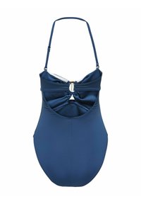 Traje de baño de una pieza en azul marino con tirantes ajustables, diseño frontal retorcido y espalda con corte que presenta un acento metálico. Textura suave.
