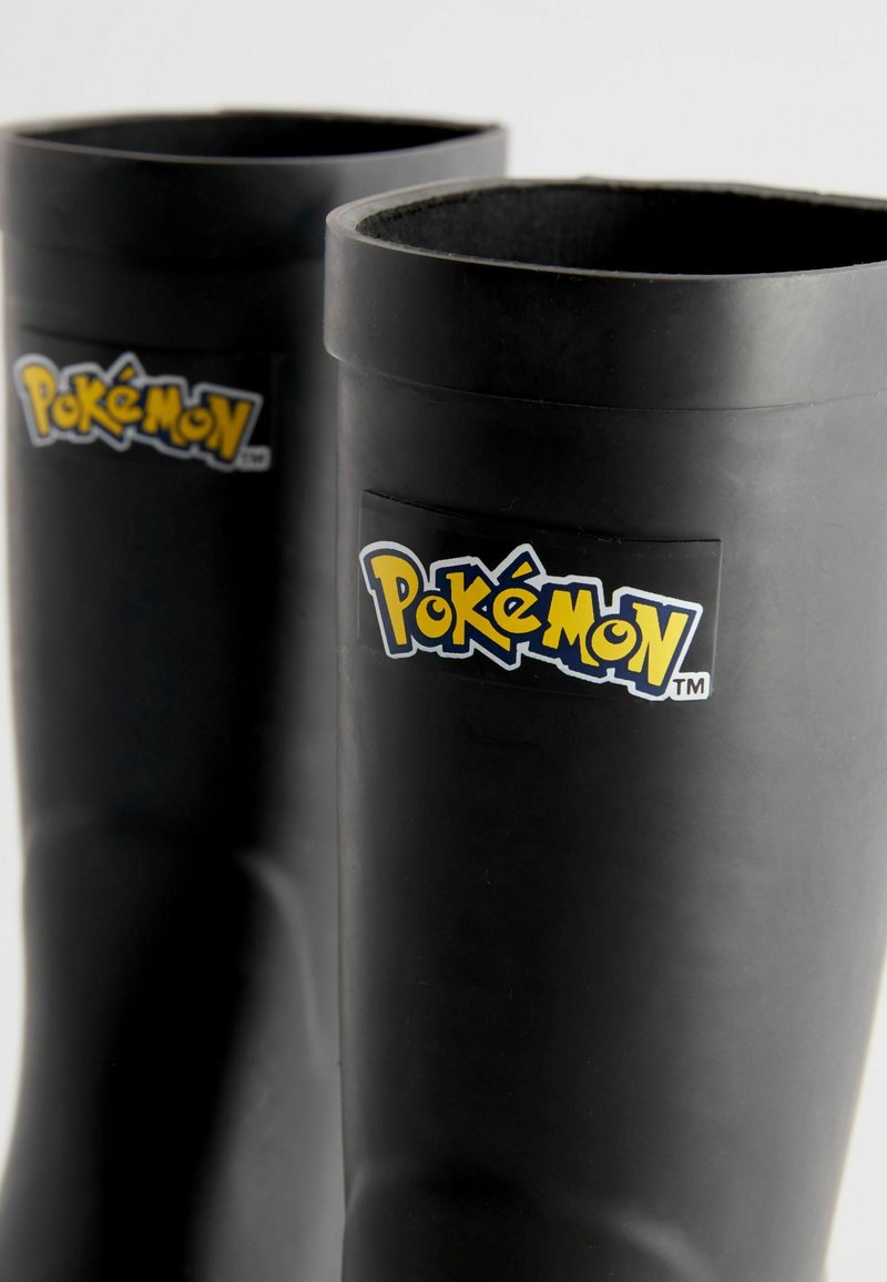 Bottes De Pluie Pokémon Pikachu Enfant – Caoutchouc Noir Avec Motifs Jaunes Et Tête 3D – Officiellement Licencié