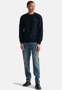 GANT SUPERFINE CREW NECK - Stickad tröja - marine