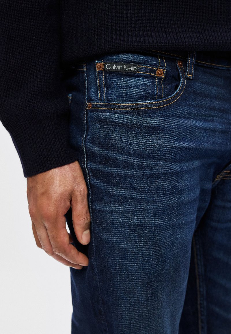 Calvin Klein SLIM STRAIGHT - Džíny Slim Fit - dark casper