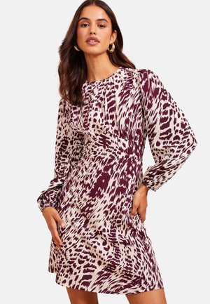 RUFFLE SLEEVE MINI FIT AND FLARE - REGULAR FIT - Denné šaty - red