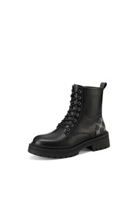 Stivale alla caviglia in pelle nera con punta rotonda, design con lacci, suola spessa e un'accattivante accentuazione laterale a pattern unico. Dotato di linguetta per una facile calzata.