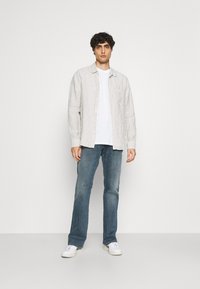 LTB RODEN - Calças de ganga de perna direita - maul wash