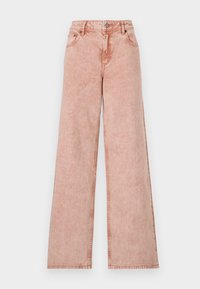 - Wide leg