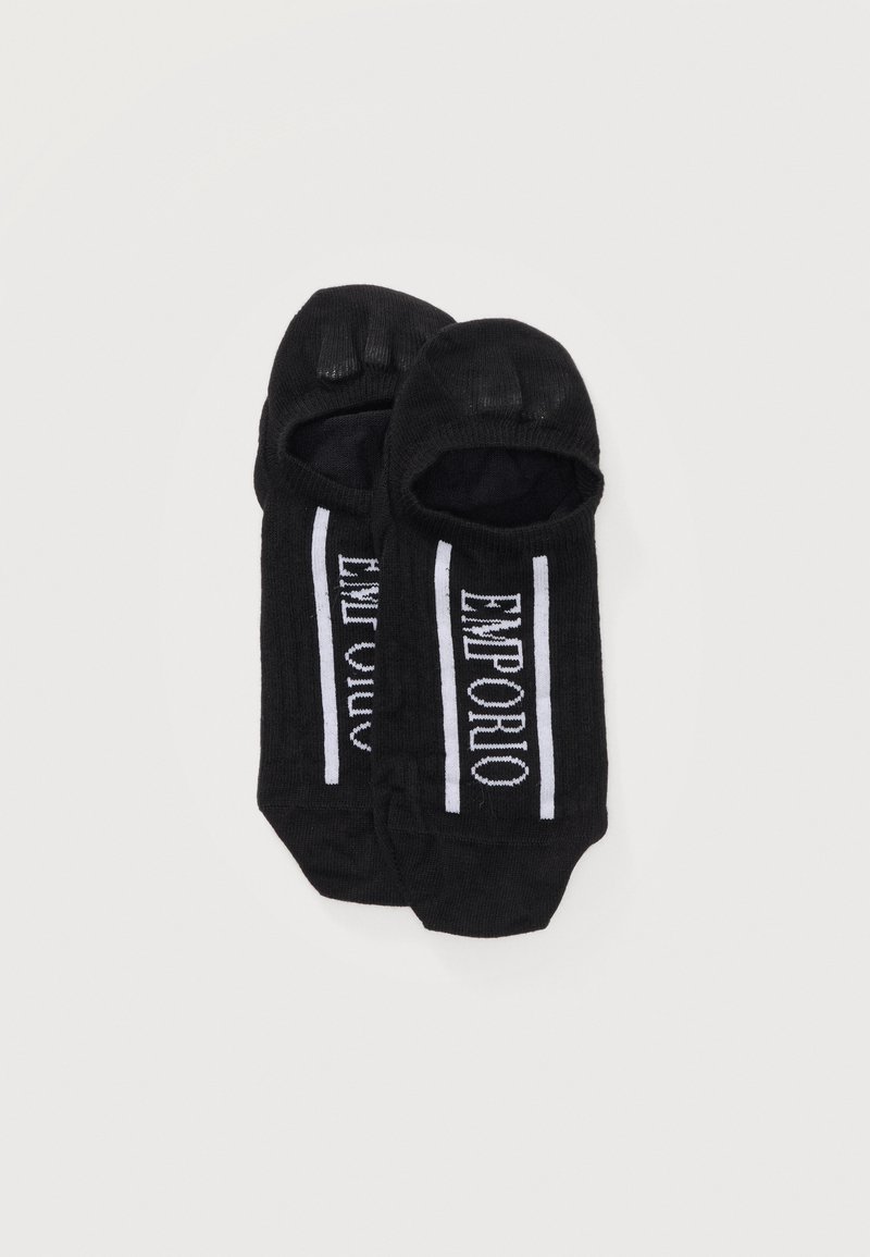 Juodos žemos kirpimo kojinės su padalintu pirštu, baltomis vertikaliomis juostelėmis ir užrašu „EMPORIO“ ant kiekvienos kojinės viršutinės pusės.