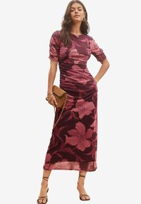 Lipsy SHORT SLEEVE FLORAL   - Dnevna haljina - purple