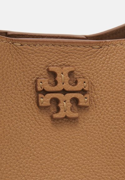 Tory Burch MCGRAW  BUCKET BAG - Handbag - tiramisu