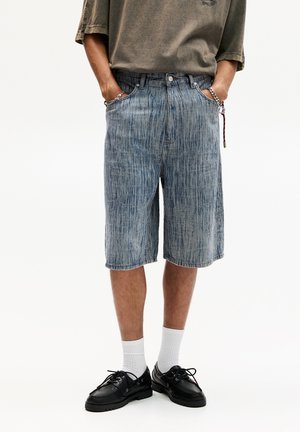 FLECKED SKATER - BERMUDA - Shorts di jeans - blue denim