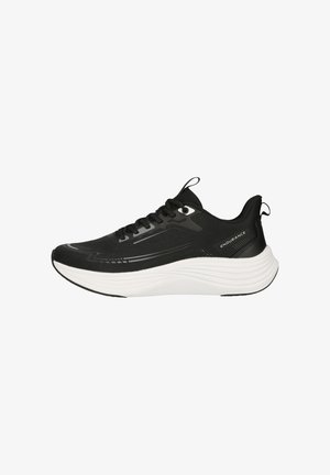 Schwarz-weißer Sportschuh mit Schnürverschluss, atmungsaktivem Mesh-Obermaterial, dicker gepolsterter Sohle und der Aufschrift "ENDURANCE" an der Seite.