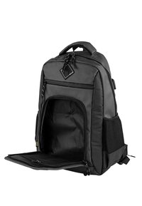 Mochila negra con correas acolchadas y múltiples compartimentos. Tela suave, bolsillos laterales de malla y una sección principal espaciosa y abierta con cremallera.