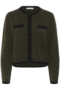 Olivenfarget cardigan laget av teksturert stoff, med rund hals, frontknapper og to svarte lapplommer.