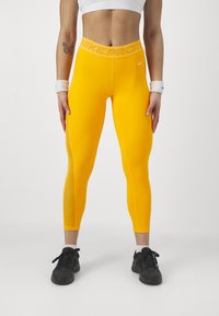 Nike Performance 7/8 - Tajice - sundial/white