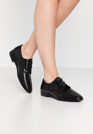 Lace-ups - black