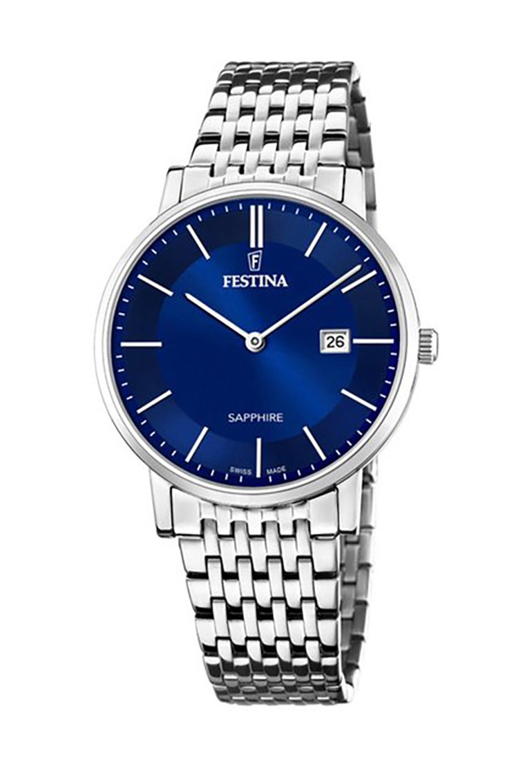 Silberne Edelstahl-Uhr mit blauer Zifferblatt, weißen Stundenmarkierungen und einem Datumsdisplay. Verfügt über ein Metallgliedarmband und Saphirglas.