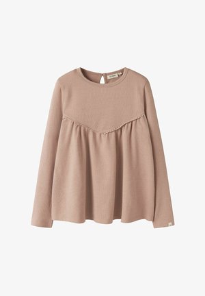 Ilgas rankovėmis mauvės spalvos kūdikio palaidinė su apvalia apykakle, švelniu raukiniu po krūtine, puoštas nėrinių juosta ir sagomis užsegama nugaroje ties kaklu.