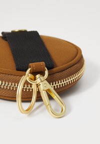 Carhartt WIP CLARTON ZIP WALLET UNISEX - Lompakko - hamilton brown