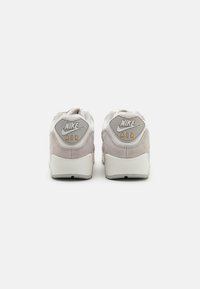 Nike Sportswear AIR MAX 90 PRM UNISEX - Sneakers - light iron ore/sail/phantom/saturn gold/light bone