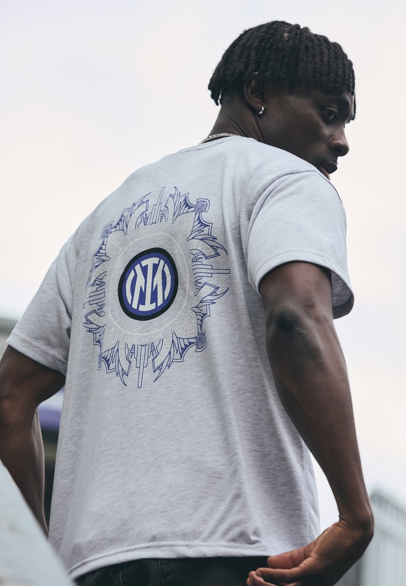 Legacies INTER MILANO MAIOLICA TEE - Sporto klubų atributika - grey marl
