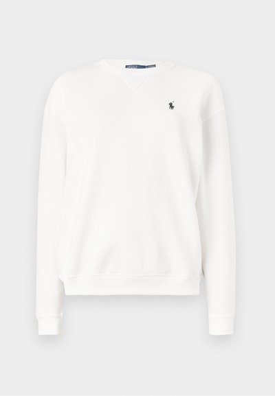 Sweatshirt à col rond à manches longues blanc avec un petit logo noir d'un joueur de polo sur la poitrine gauche.