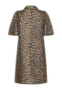 Leopardi mustriga kleit, millel on krae, lühikesed puhv-sleeved varrukad ja põlve pikkus. Valmistatud siledast kangast, millel on tekstuuriline loomanäidis.